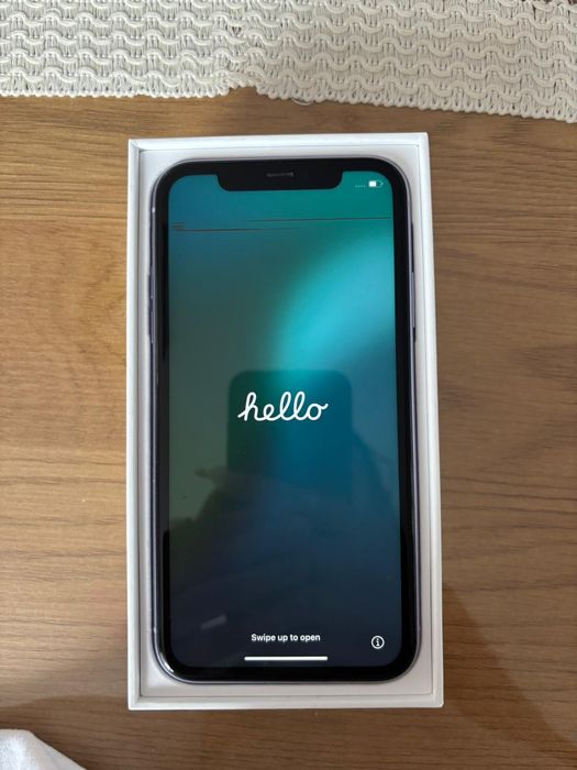 iPhone 11 stare buna plus 20 huse cadou