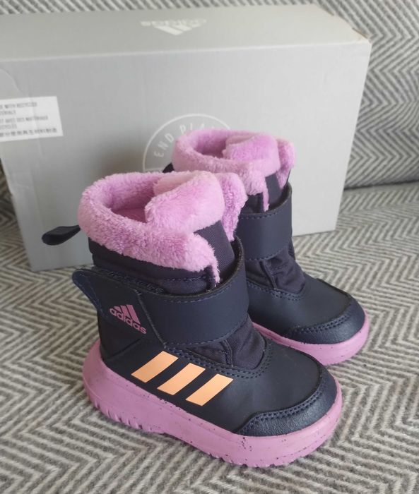 Adidas топли ботушки номер 20