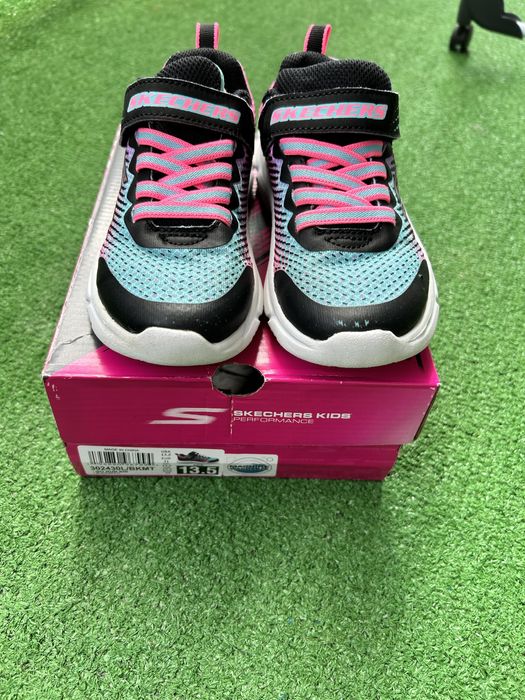 Adidasi Skechers copii marimea 31 la super pret