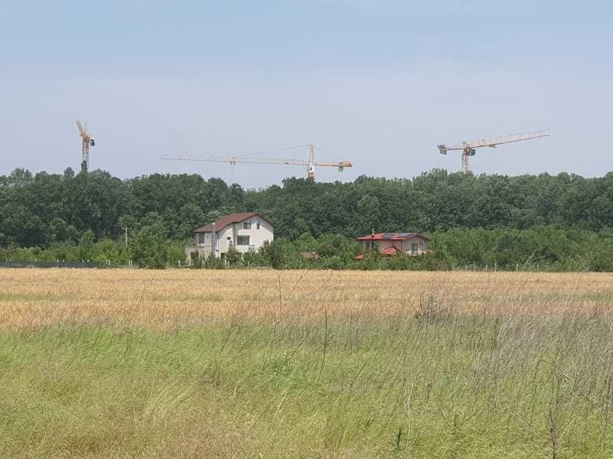 Vand teren langa padure,drum amenajat,case noi construite,640mp,26000E