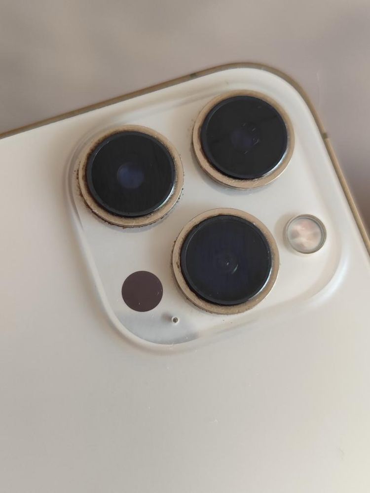 iPhone 13 Pro Max Gold 256GB + Apple Watch Series 8 Midnight + Airpods