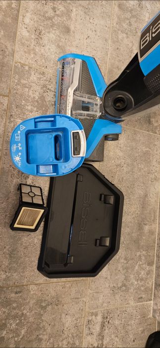 Vand Aspirator mop Bissell CrossWave – 2 în-1: aspiră si spală