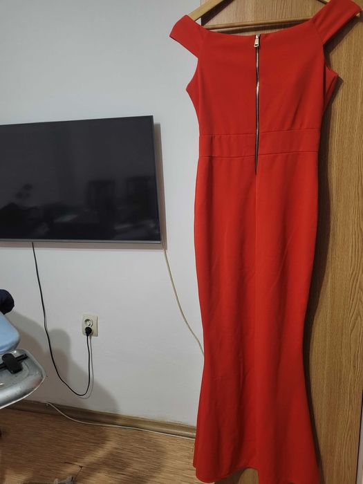 Rochie rosie de seara, model sirena, marimea XS