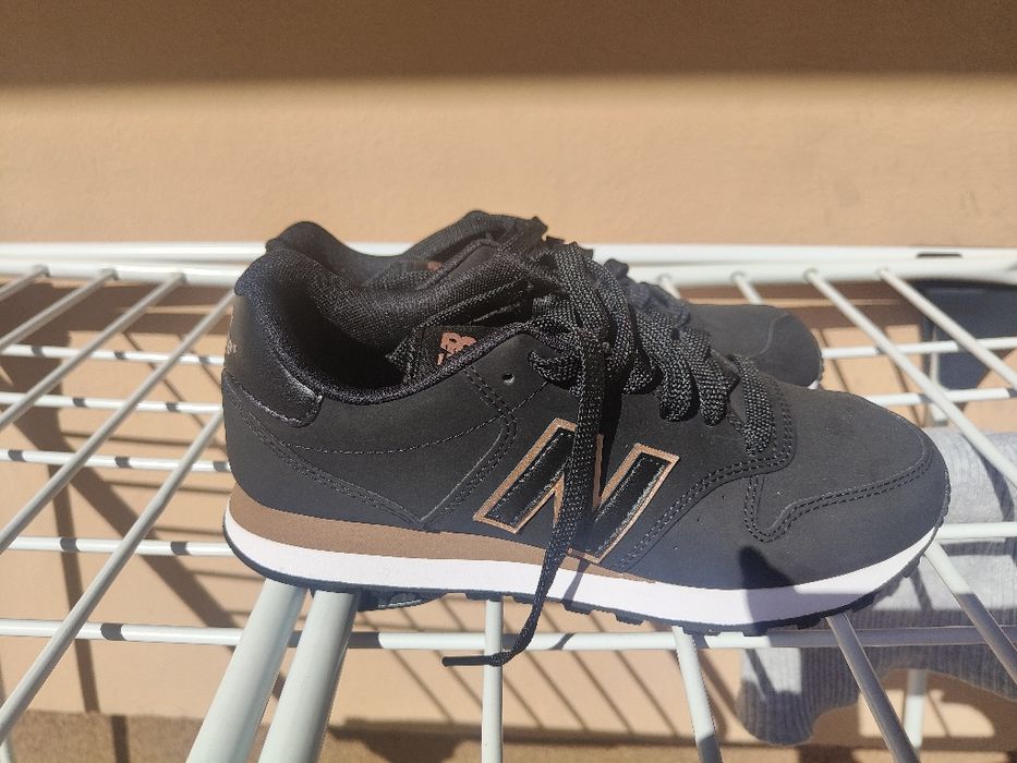 Vând pantofi sport New Balance 37.5