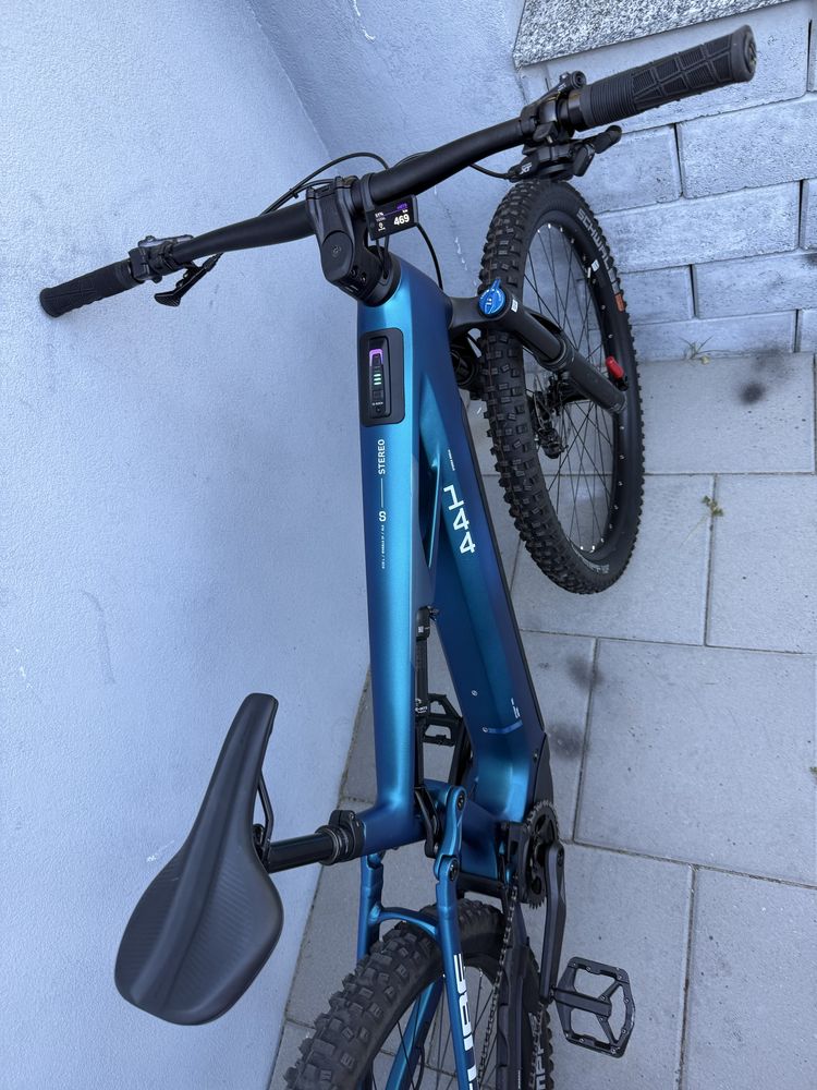 Bicicleta electrica Cube stereo