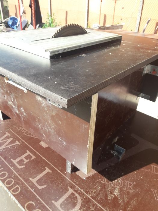 Circular cu masa 220 v