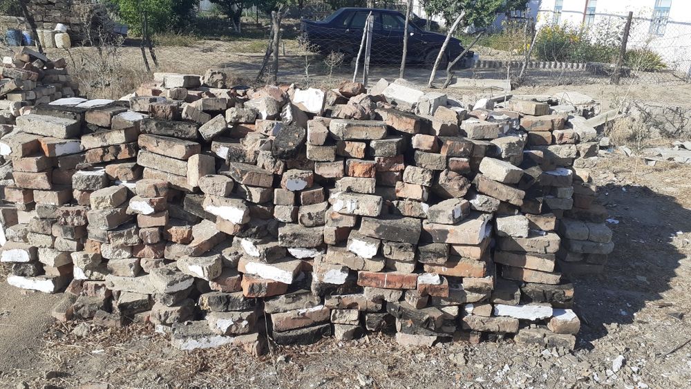 Продаётся кирпич печкой и доски