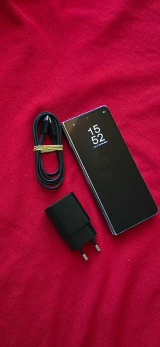 Samsung Galaxy Z Fold4 12GB RAM 256GB Graygreen-САМО НА МАЛЪК ДИСПЛЕЙ!