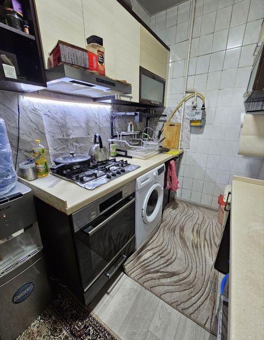 Продаю на Карасу6 1/3/5 балкон 2,*3