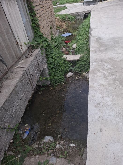 Дача продаётся  своя половину 3, сотка  Г. Чирчик