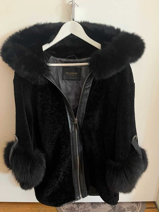 Дамско палто от агнешка кожа астраган и лисица