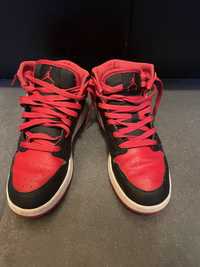 Nike Air Jordan 1 mid Bred Alternate Black Red