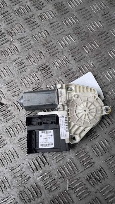 motoras macara stanga fata VW Eos an 2009 cod 1Q0959793C / 1Q0959701E