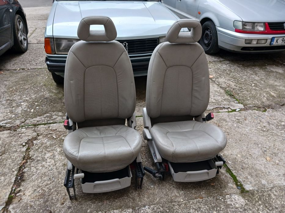 Седалки Мерцедес А4 предни
