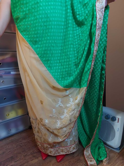 Sari indian brodat 5,30 m × 1,15 m
