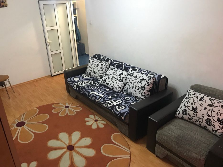 Inchiriez apartament