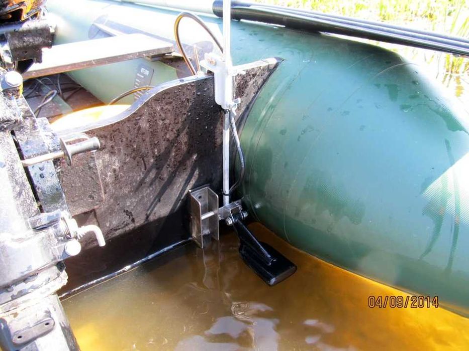 Крепление кронштейн держатель опора датчика трансдюсеер эхолота сонара