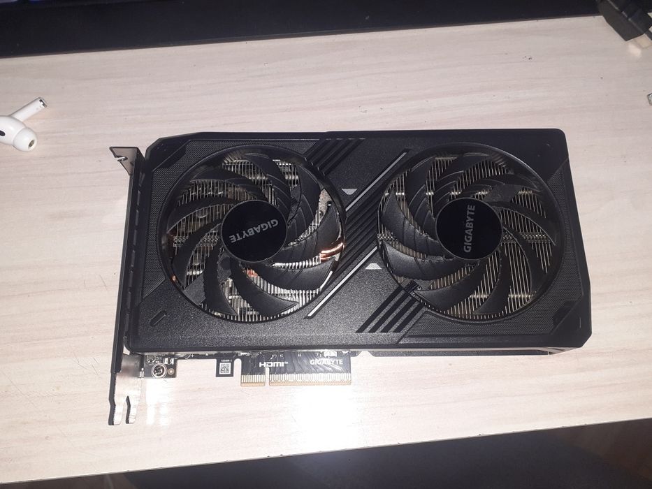 Продам rtx 5060 8 gb