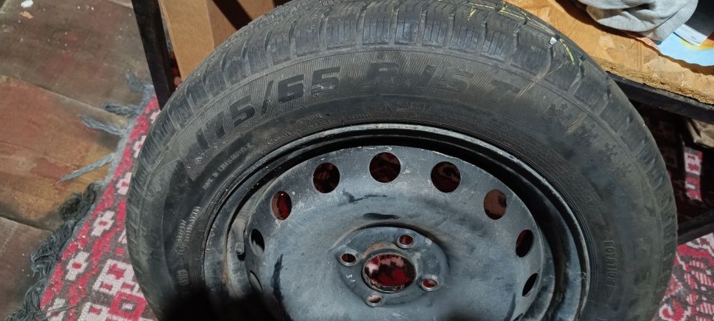 Гуми с джанти 175/65/15за Фиат Гранде Пунто