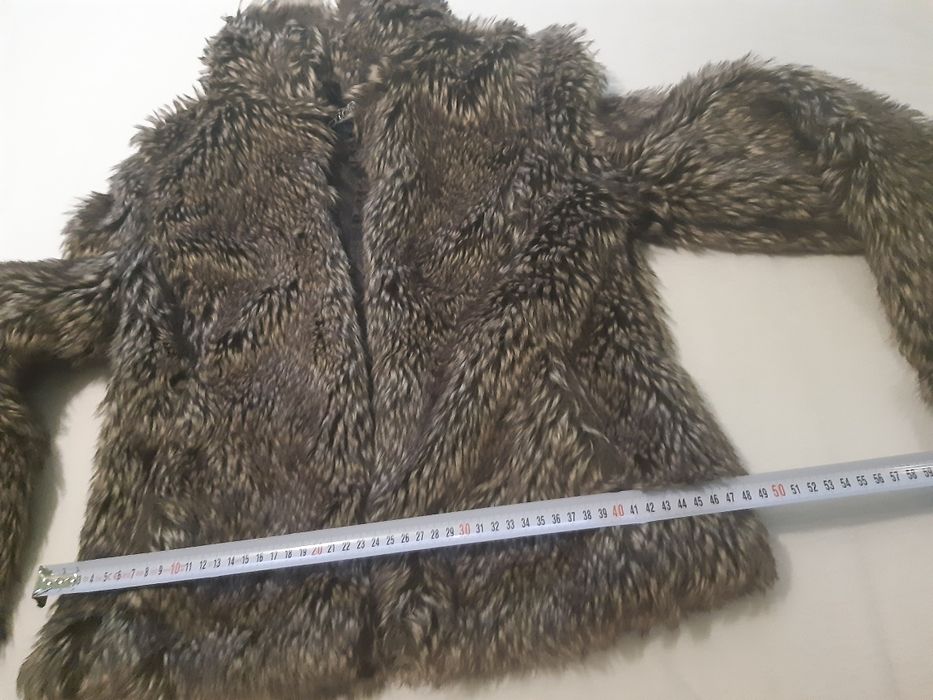 Късо палтенце в кафяв цвят р - р S/M