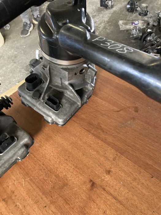 Peugeot 308 1.6 hdi 2008 година Ел Хидравлична Помпа