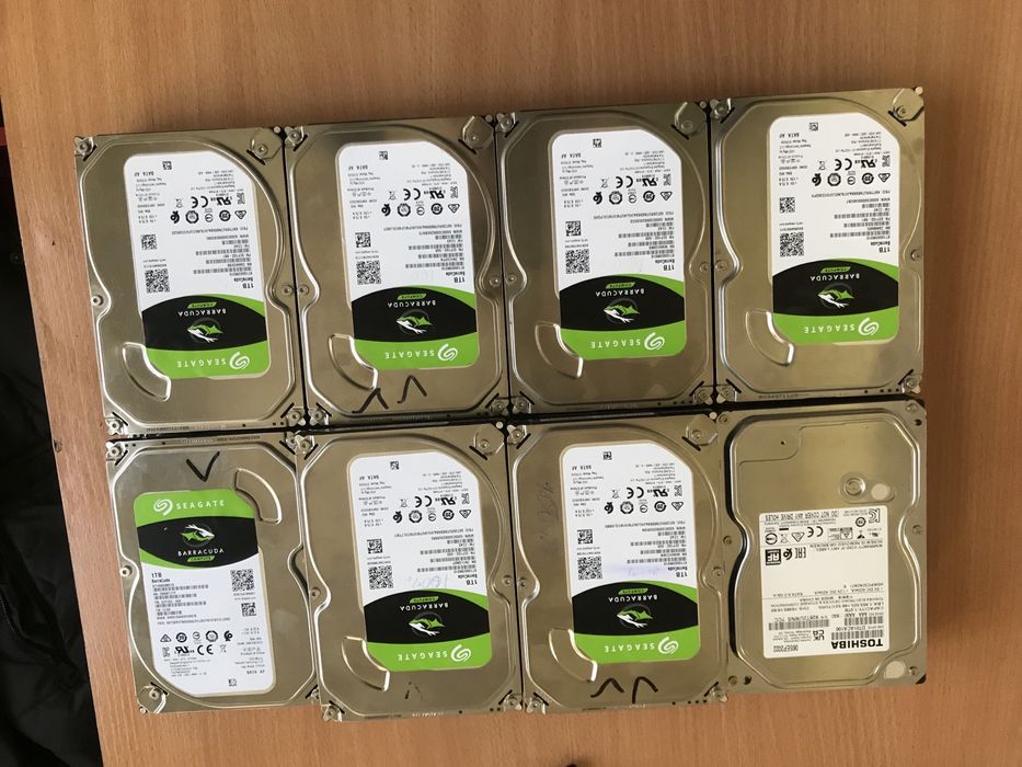 M2 SSD 256GB va 1TB HDD