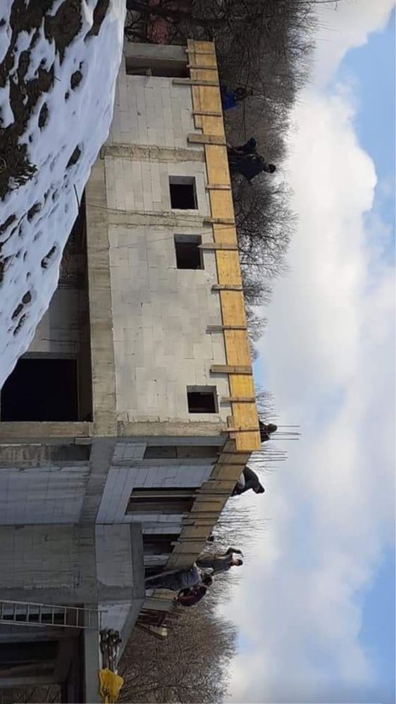 Construim case la rosu si la cheie