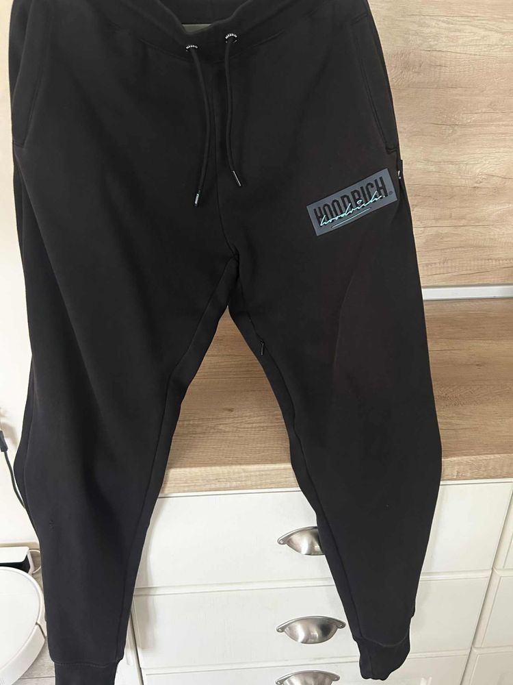 Hoodrich черен екип
