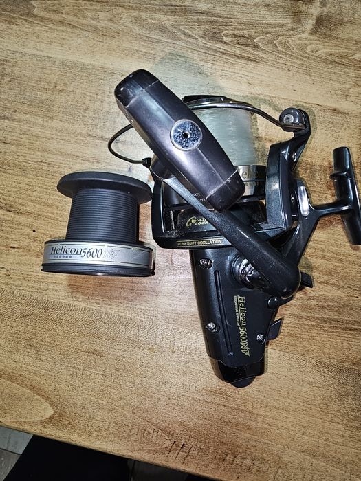 Vând mulineta Banax Helicon 5600NF