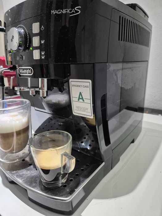 Espressor DeLonghi Magnifica S – funcționează impecabil!