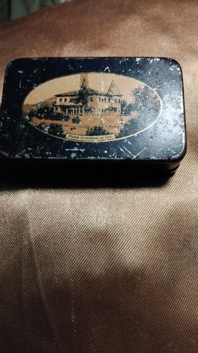 Cutie veche metalica 1890 cigarettes