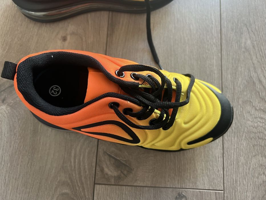 Adidasi marimea 32, noi