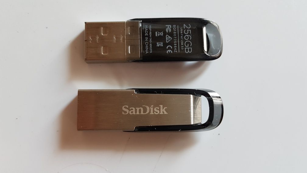 Stick.     sandisk