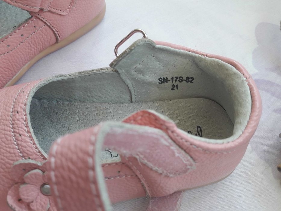 Продам детскую обувь для девочки