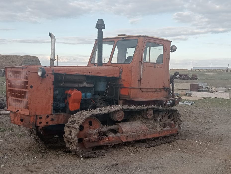 Продам трактор срочно