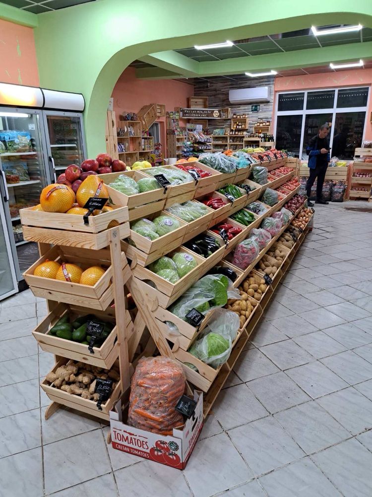 стъпаловиден дървен стелаж за плод и зеленчук