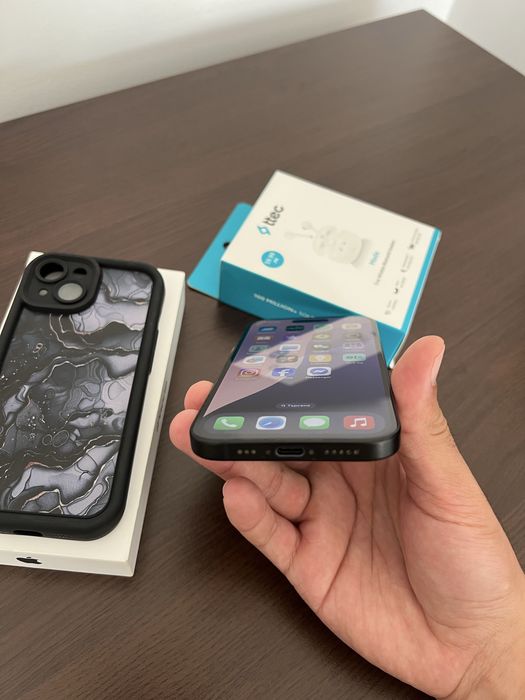 Като нов!  Iphone 15 с аксесоари | 128gb | 87%