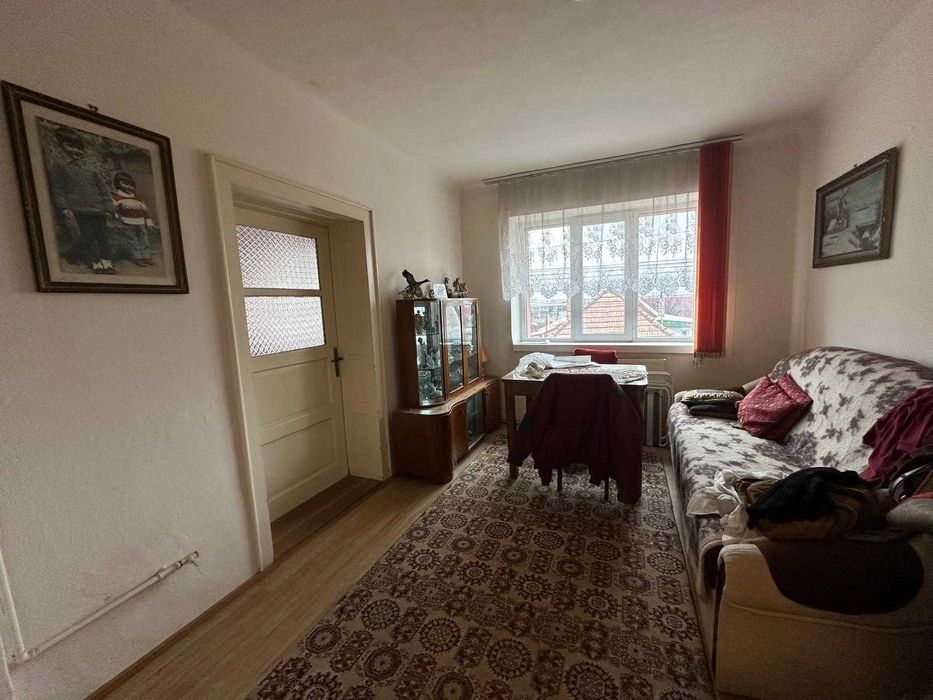 Casa singur in curte - 3 camere - zona Trei Stejari