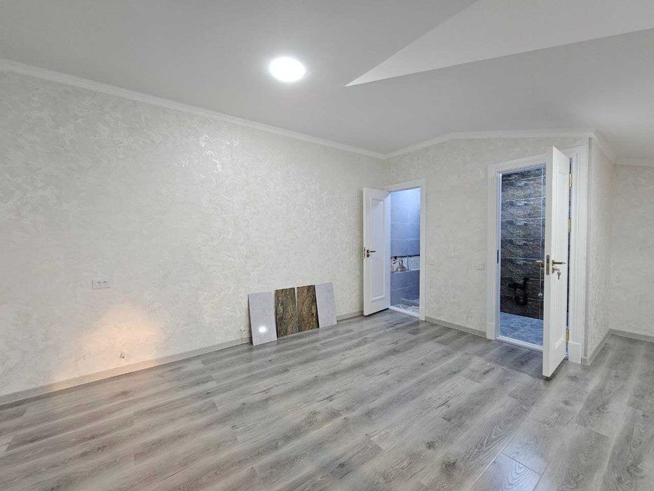 Сергели.Кенгмакон махалля. 2.2 сотихда 4 хонали янги уй сотаман .