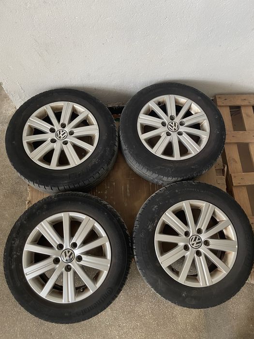 Vând jante originale VW R15