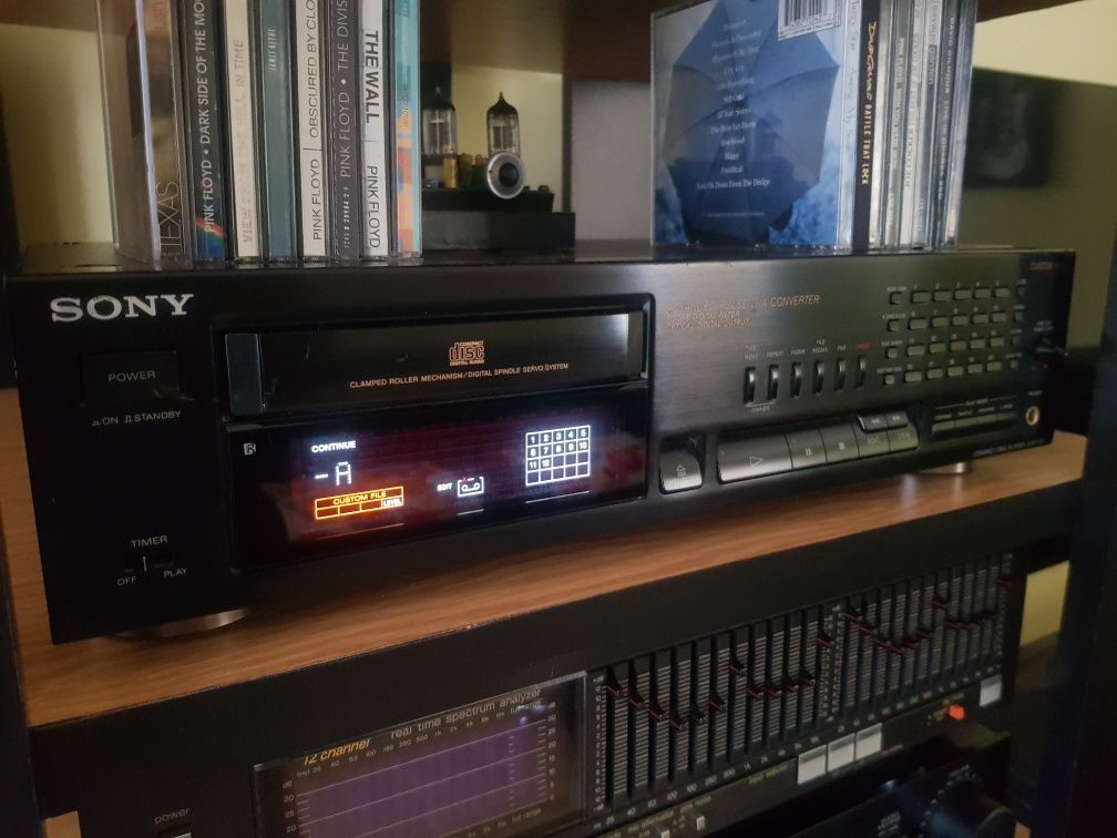 Sony CDP 915 CD Player TOP (video)