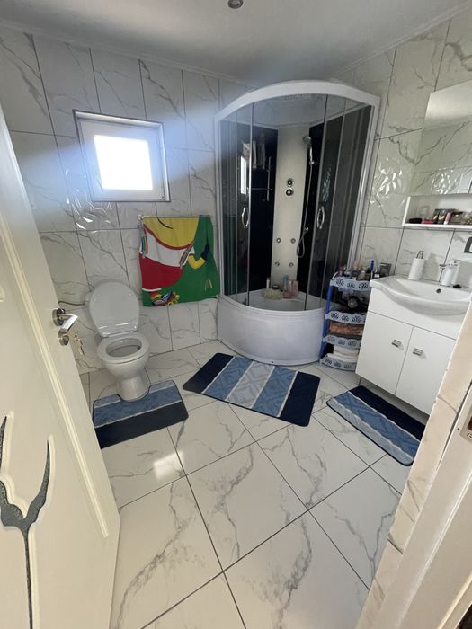 Vănd casă in iecea mare cu 3 băi + Garaj / centrală / terasă