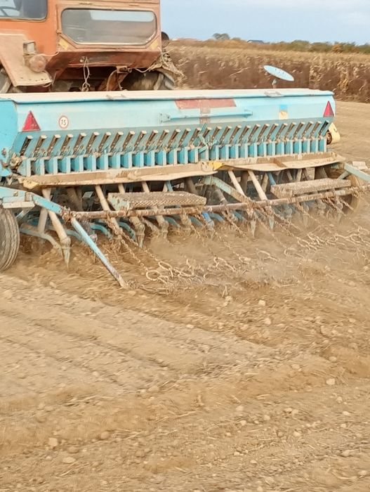 de vînzare semănătoare de păioase in stare buna