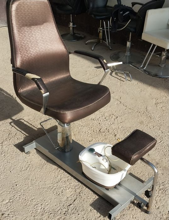 Кресла педикюрные