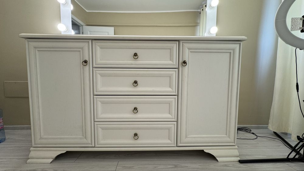 Mobilier masa cu oglinda makeup si scaun