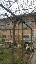 Продавам къща във село Дебелт