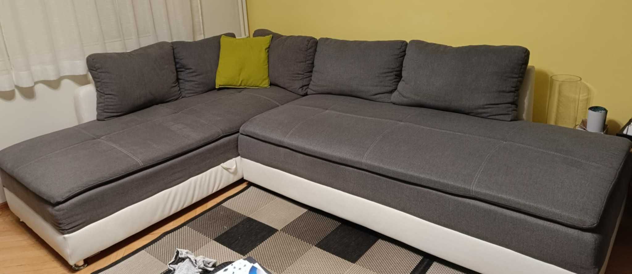 Продавам холова гарнитура Modena