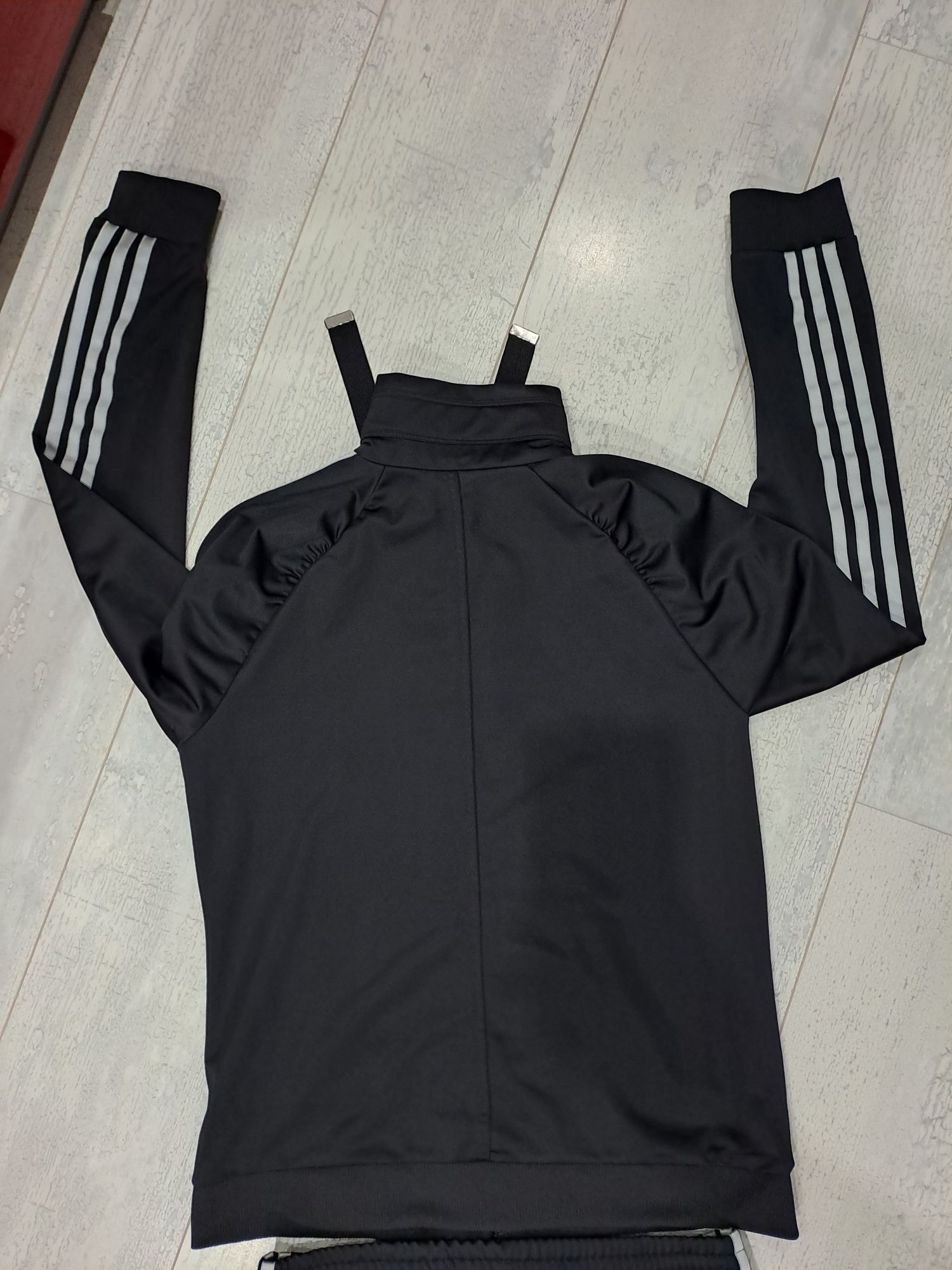 Спортен комплект/анцунг ADIDAS -(M) оргинален