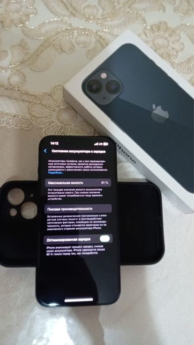 Продам Айфон 13