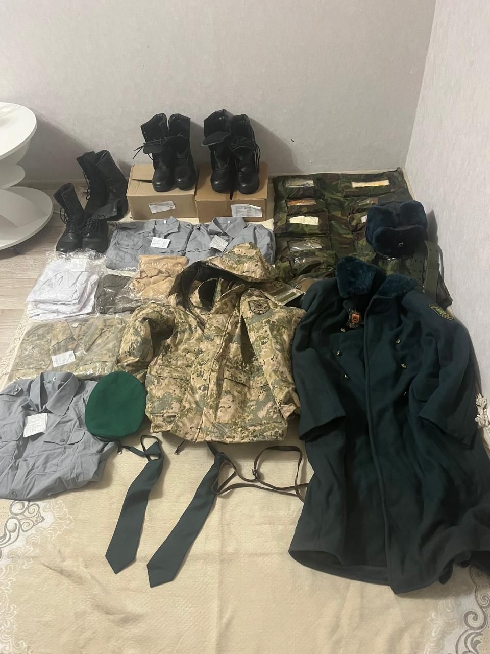 Распродаётся  военная  одежда, размер 46-50 всё новое
